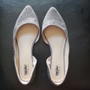 Mossimo Flats
